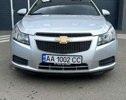 Серый Шевроле Круз, объемом двигателя 1.8 л и пробегом 260 тыс. км за 5600 $, фото 1 на Automoto.ua