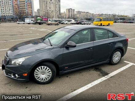 Шевроле Круз 2012 у Києві на Automoto.ua Сірий Шевроле Круз, об'ємом двигуна 1.4 л та пробігом 295 тис. км за 5700 $, фото 1 на Automoto.ua