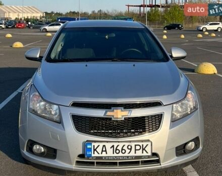 Серый Шевроле Круз, объемом двигателя 1.8 л и пробегом 178 тыс. км за 6000 $, фото 1 на Automoto.ua