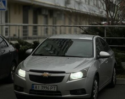Серый Шевроле Круз, объемом двигателя 1.8 л и пробегом 300 тыс. км за 2850 $, фото 1 на Automoto.ua