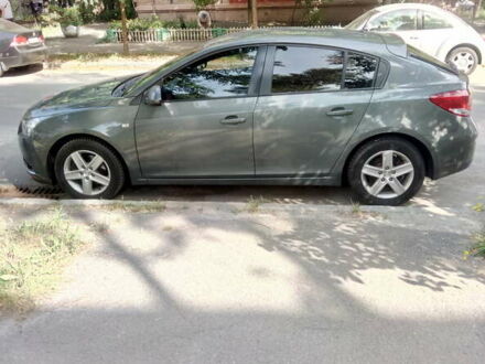 Серый Шевроле Круз, объемом двигателя 1.7 л и пробегом 195 тыс. км за 7700 $, фото 1 на Automoto.ua