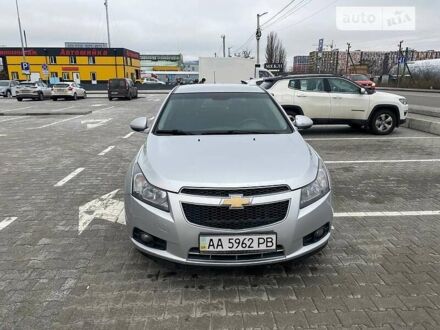 Шевроле Круз 2012 в Киеве на Automoto.ua Серый Шевроле Круз, объемом двигателя 1.8 л и пробегом 250 тыс. км за 6600 $, фото 1 на Automoto.ua