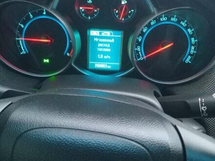 Серый Шевроле Круз, объемом двигателя 1.6 л и пробегом 270 тыс. км за 6500 $, фото 1 на Automoto.ua