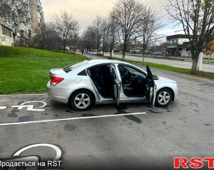 Серый Шевроле Круз, объемом двигателя 1.6 л и пробегом 147 тыс. км за 6500 $, фото 1 на Automoto.ua