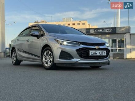 Шевроле Круз 2018 у Києві на Automoto.ua Сірий Шевроле Круз, об'ємом двигуна 1.4 л та пробігом 55 тис. км за 10800 $, фото 1 на Automoto.ua