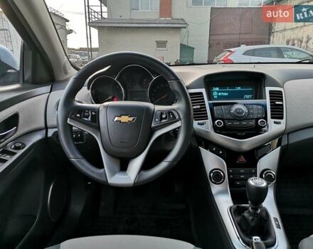 Синий Шевроле Круз, объемом двигателя 1.8 л и пробегом 175 тыс. км за 5600 $, фото 19 на Automoto.ua