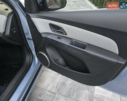 Синий Шевроле Круз, объемом двигателя 2 л и пробегом 127 тыс. км за 6950 $, фото 26 на Automoto.ua