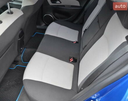 Синий Шевроле Круз, объемом двигателя 2 л и пробегом 160 тыс. км за 8999 $, фото 23 на Automoto.ua