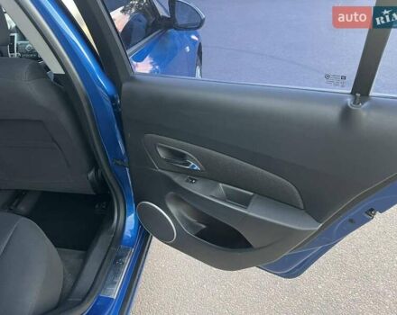 Синий Шевроле Круз, объемом двигателя 1.8 л и пробегом 127 тыс. км за 7500 $, фото 5 на Automoto.ua