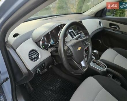 Синий Шевроле Круз, объемом двигателя 2 л и пробегом 127 тыс. км за 6950 $, фото 12 на Automoto.ua