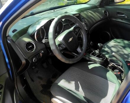 Синий Шевроле Круз, объемом двигателя 1.6 л и пробегом 294 тыс. км за 6900 $, фото 5 на Automoto.ua