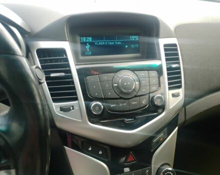 Синий Шевроле Круз, объемом двигателя 1.4 л и пробегом 260 тыс. км за 6400 $, фото 4 на Automoto.ua