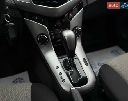 Синий Шевроле Круз, объемом двигателя 1.6 л и пробегом 155 тыс. км за 8700 $, фото 13 на Automoto.ua