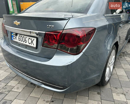 Синий Шевроле Круз, объемом двигателя 1.36 л и пробегом 280 тыс. км за 6500 $, фото 7 на Automoto.ua