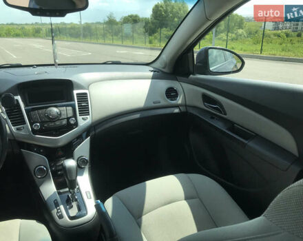 Синий Шевроле Круз, объемом двигателя 1.4 л и пробегом 230 тыс. км за 7500 $, фото 15 на Automoto.ua