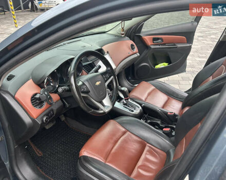 Синий Шевроле Круз, объемом двигателя 1.36 л и пробегом 280 тыс. км за 6500 $, фото 18 на Automoto.ua
