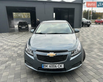 Синий Шевроле Круз, объемом двигателя 1.36 л и пробегом 280 тыс. км за 6500 $, фото 1 на Automoto.ua