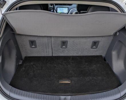 Белый Шевроле Другая, объемом двигателя 0 л и пробегом 140 тыс. км за 14300 $, фото 11 на Automoto.ua