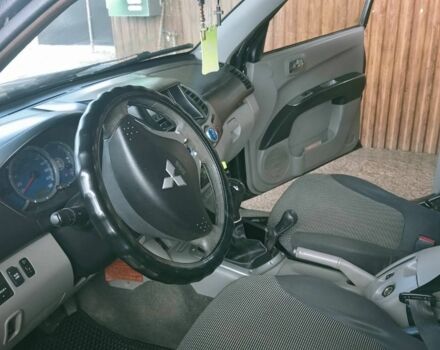 Черный Шевроле Другая, объемом двигателя 2.5 л и пробегом 235 тыс. км за 8000 $, фото 6 на Automoto.ua