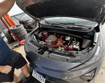 Серый Шевроле Другая, объемом двигателя 0 л и пробегом 48 тыс. км за 15000 $, фото 1 на Automoto.ua