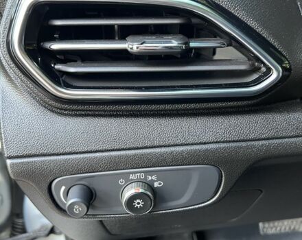 Серый Шевроле Другая, объемом двигателя 0 л и пробегом 24 тыс. км за 19499 $, фото 12 на Automoto.ua