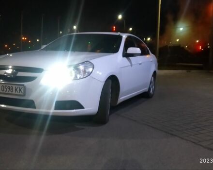 Белый Шевроле Эпика, объемом двигателя 2 л и пробегом 160 тыс. км за 4400 $, фото 1 на Automoto.ua