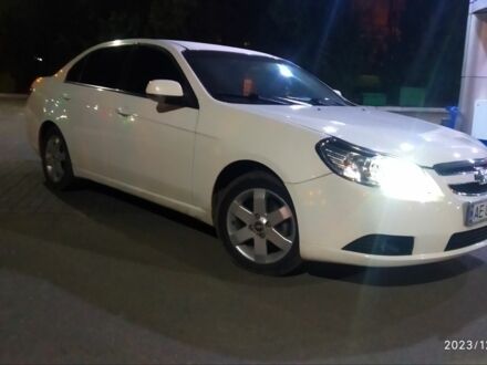 Шевроле Эпика 2008 в Каменское - Днепродзержинск на Automoto.ua Белый Шевроле Эпика, объемом двигателя 2 л и пробегом 160 тыс. км за 4400 $, фото 1 на Automoto.ua