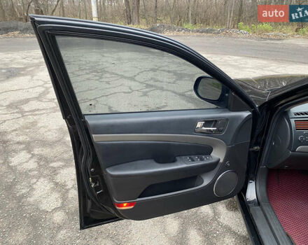 Чорний Шевроле Епіка, об'ємом двигуна 2.49 л та пробігом 235 тис. км за 4400 $, фото 10 на Automoto.ua