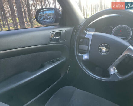 Черный Шевроле Эпика, объемом двигателя 2 л и пробегом 190 тыс. км за 4950 $, фото 54 на Automoto.ua