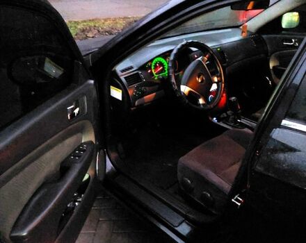 Чорний Шевроле Епіка, об'ємом двигуна 2 л та пробігом 307 тис. км за 4700 $, фото 8 на Automoto.ua