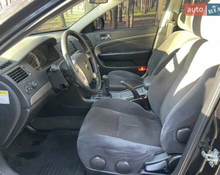 Черный Шевроле Эпика, объемом двигателя 2 л и пробегом 190 тыс. км за 4950 $, фото 42 на Automoto.ua