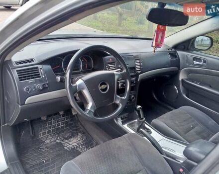 Серый Шевроле Эпика, объемом двигателя 2 л и пробегом 220 тыс. км за 3499 $, фото 20 на Automoto.ua