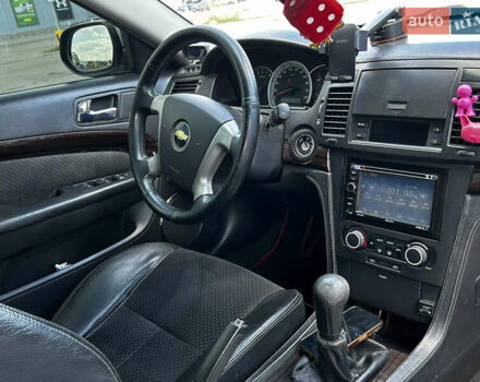 Серый Шевроле Эпика, объемом двигателя 2 л и пробегом 250 тыс. км за 5300 $, фото 6 на Automoto.ua