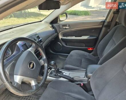 Сірий Шевроле Епіка, об'ємом двигуна 2 л та пробігом 215 тис. км за 3700 $, фото 5 на Automoto.ua