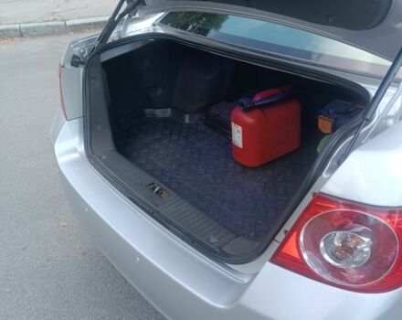 Серый Шевроле Эпика, объемом двигателя 2.5 л и пробегом 220 тыс. км за 5000 $, фото 5 на Automoto.ua