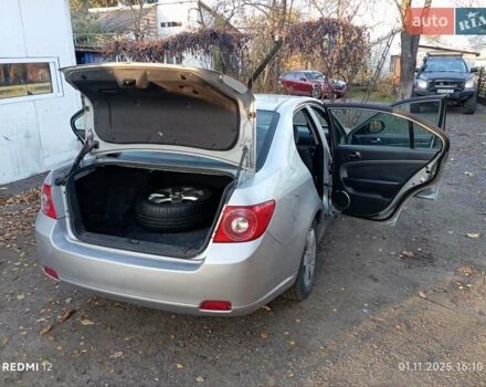 Серый Шевроле Эпика, объемом двигателя 2 л и пробегом 325 тыс. км за 3500 $, фото 5 на Automoto.ua