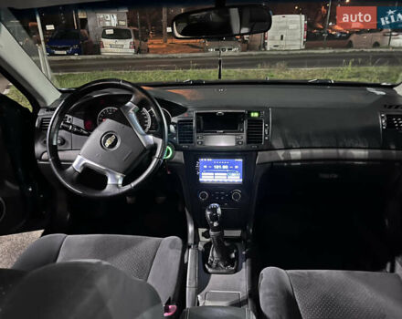 Серый Шевроле Эпика, объемом двигателя 2 л и пробегом 167 тыс. км за 4800 $, фото 5 на Automoto.ua