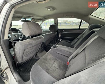 Серый Шевроле Эпика, объемом двигателя 1.99 л и пробегом 304 тыс. км за 6500 $, фото 12 на Automoto.ua