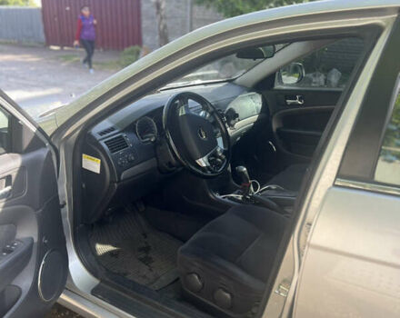 Сірий Шевроле Епіка, об'ємом двигуна 2 л та пробігом 97 тис. км за 5300 $, фото 48 на Automoto.ua