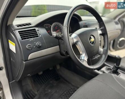 Серый Шевроле Эпика, объемом двигателя 1.99 л и пробегом 253 тыс. км за 4999 $, фото 23 на Automoto.ua