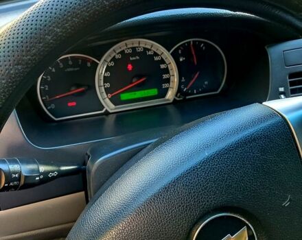 Сірий Шевроле Епіка, об'ємом двигуна 2 л та пробігом 56 тис. км за 6300 $, фото 2 на Automoto.ua