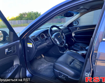 Синій Шевроле Епіка, об'ємом двигуна 2 л та пробігом 250 тис. км за 7000 $, фото 8 на Automoto.ua