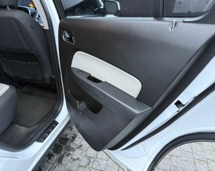 Белый Шевроле Эквинокс, объемом двигателя 3 л и пробегом 270 тыс. км за 7500 $, фото 16 на Automoto.ua