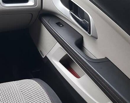 Білий Шевроле Еквінокс, об'ємом двигуна 2.99 л та пробігом 300 тис. км за 7800 $, фото 4 на Automoto.ua