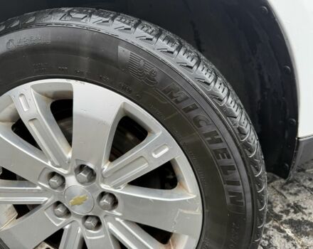 Белый Шевроле Эквинокс, объемом двигателя 3 л и пробегом 270 тыс. км за 7500 $, фото 7 на Automoto.ua