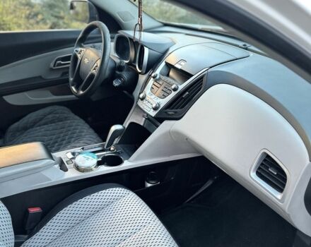 Белый Шевроле Эквинокс, объемом двигателя 2.4 л и пробегом 273 тыс. км за 8999 $, фото 5 на Automoto.ua