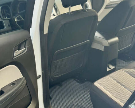 Белый Шевроле Эквинокс, объемом двигателя 2.38 л и пробегом 212 тыс. км за 9700 $, фото 13 на Automoto.ua