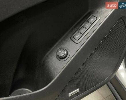 Білий Шевроле Еквінокс, об'ємом двигуна 2 л та пробігом 123 тис. км за 18990 $, фото 24 на Automoto.ua