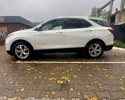 Белый Шевроле Эквинокс, объемом двигателя 2 л и пробегом 230 тыс. км за 15000 $, фото 4 на Automoto.ua