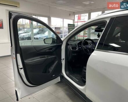 Білий Шевроле Еквінокс, об'ємом двигуна 2 л та пробігом 123 тис. км за 18990 $, фото 19 на Automoto.ua